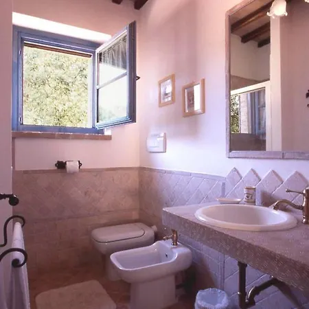 Villa Sleeps 6 With Pool Air Con And Wifi Toscella