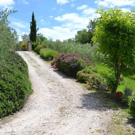 Sleeps 6 With Pool Air Con And Wifi Toscella