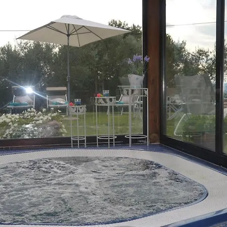 Villa Sleeps 6 With Pool Air Con And Wifi *