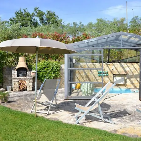 Sleeps 6 With Pool Air Con And Wifi * Toscella