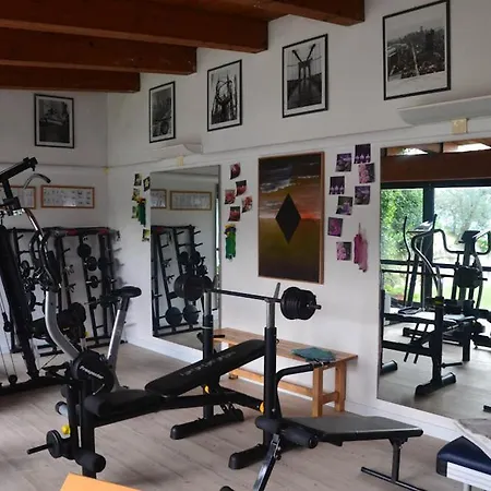 Sleeps 6 With Pool Air Con And Wifi Villa Toscella