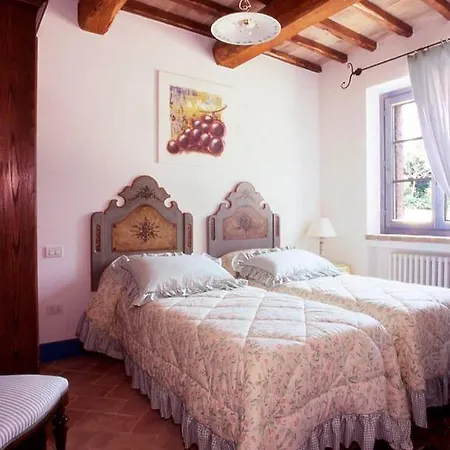Sleeps 6 With Pool Air Con And Wifi Toscella