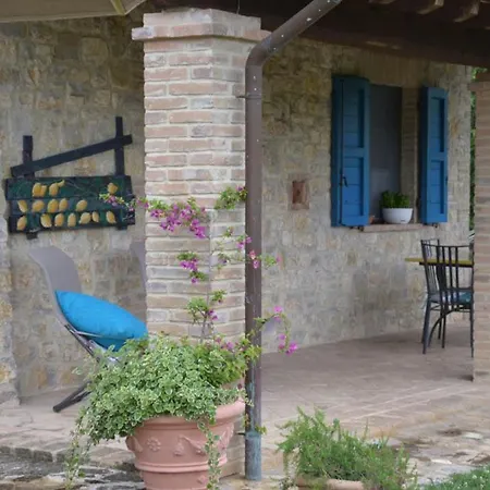 Sleeps 6 With Pool Air Con And Wifi Toscella