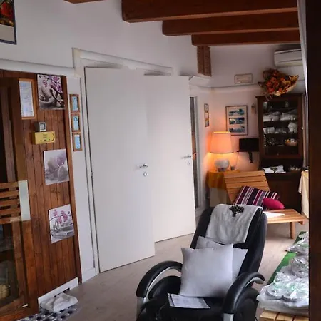 Sleeps 6 With Pool Air Con And Wifi * Toscella